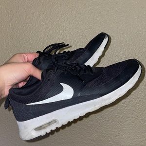 Nike Thea